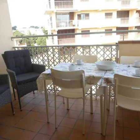 Palau 2 Dorms Apartment L' Escala
