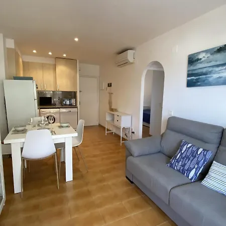 Palau 2 Dorms * L' Escala